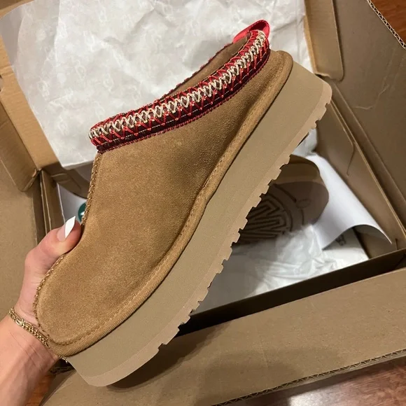 UGG Tazz women’s booties - Picture 2 of 13